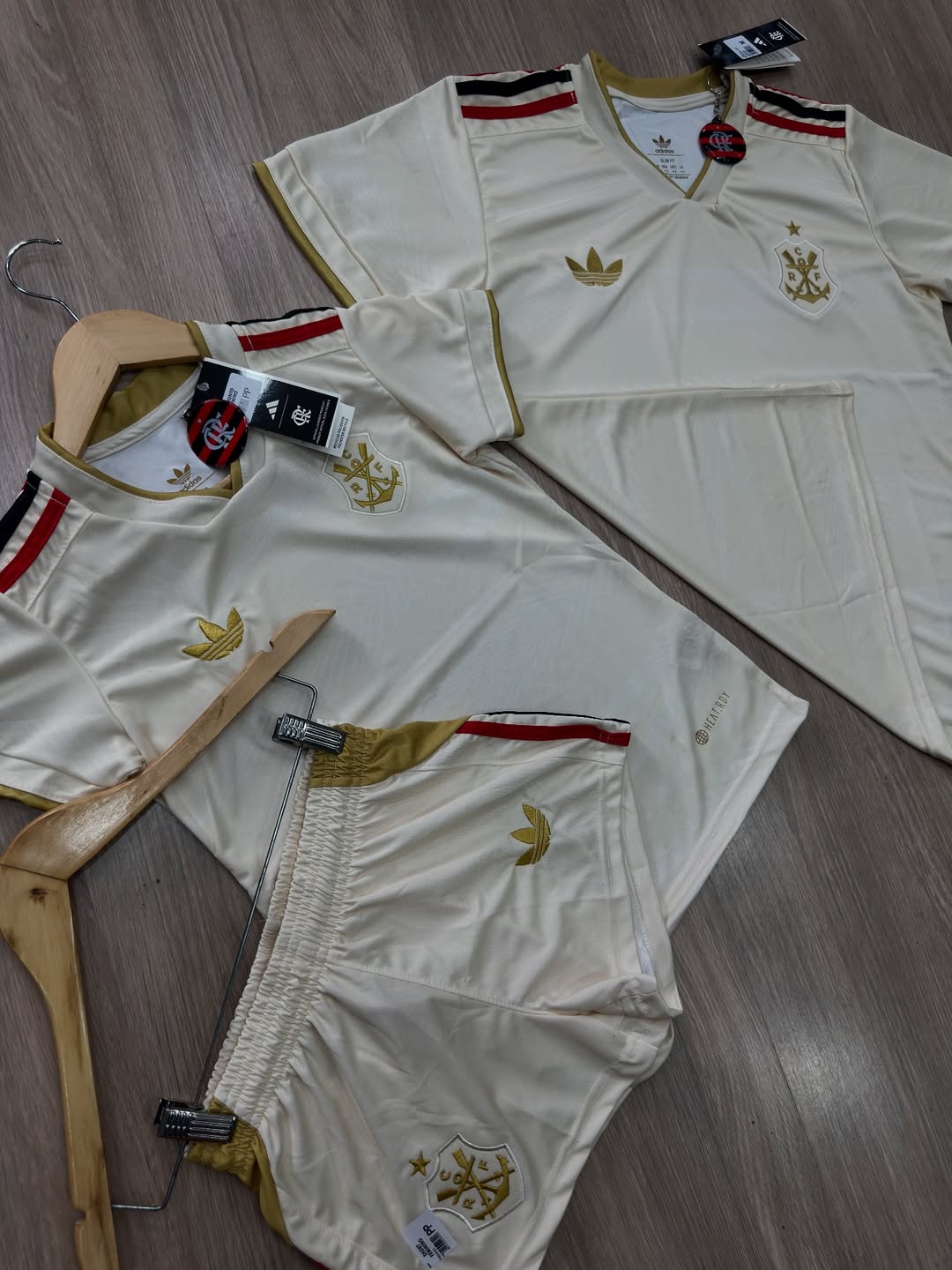 Conjunto Time Feminino e Masculino + Chapéu