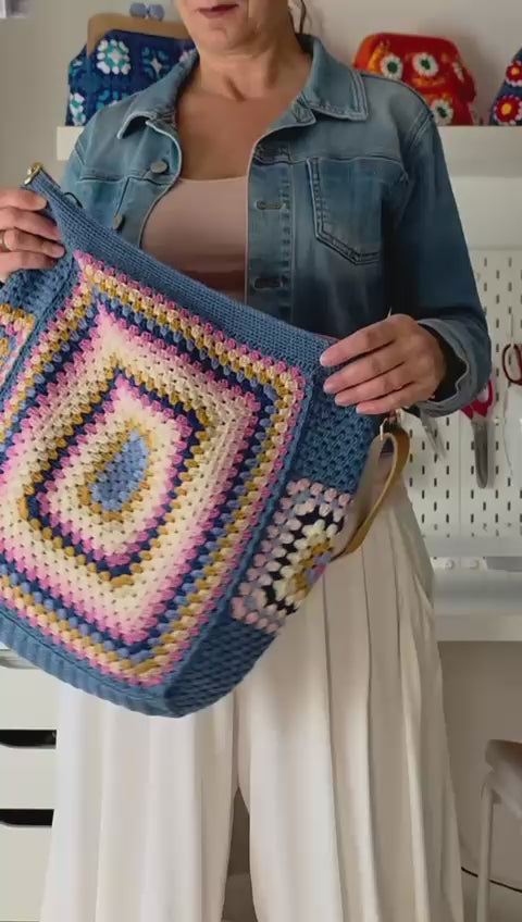 Bolsa Mandala Colorida em Crochê