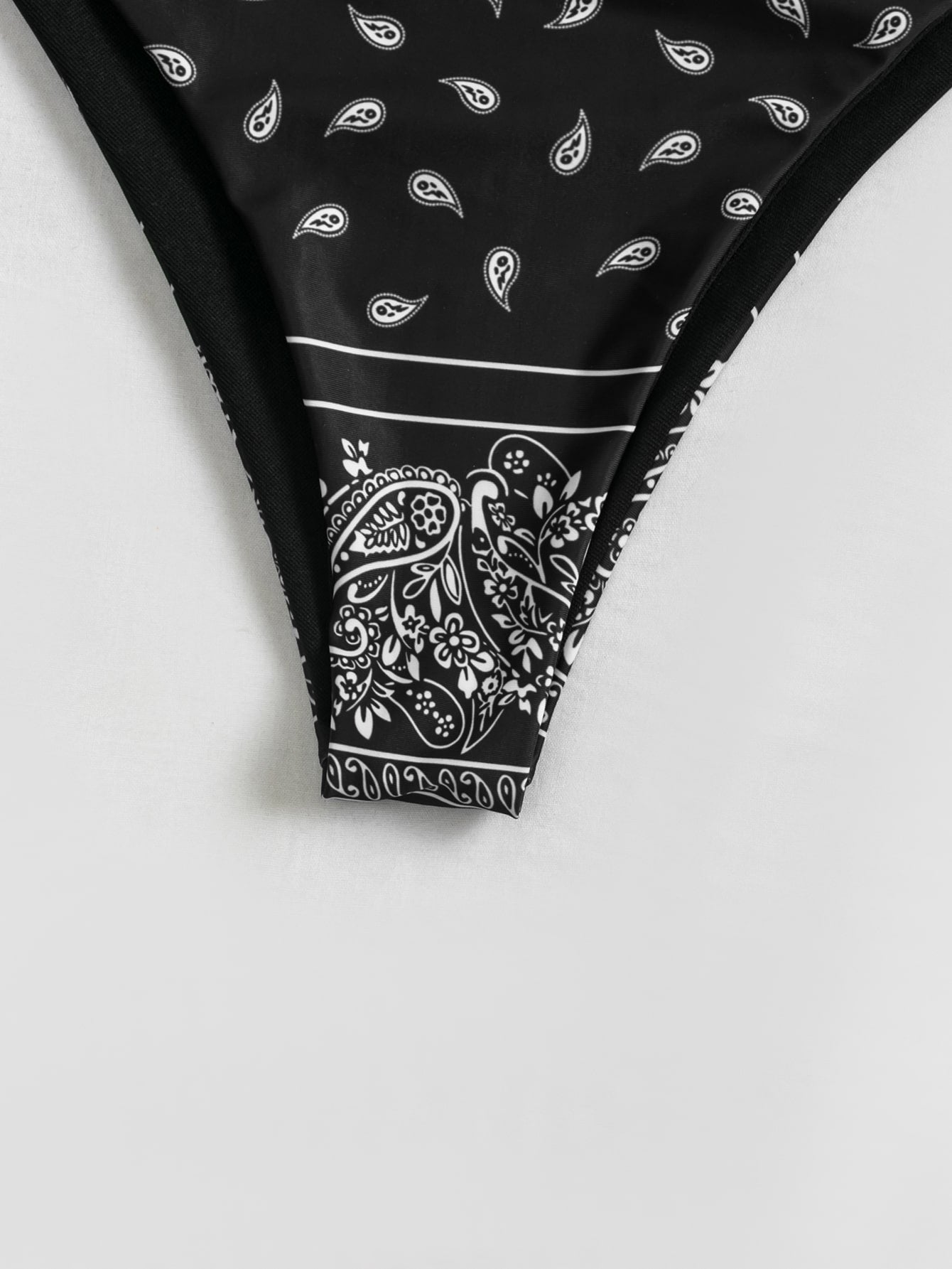 Biquíni Paisley Estilo Western