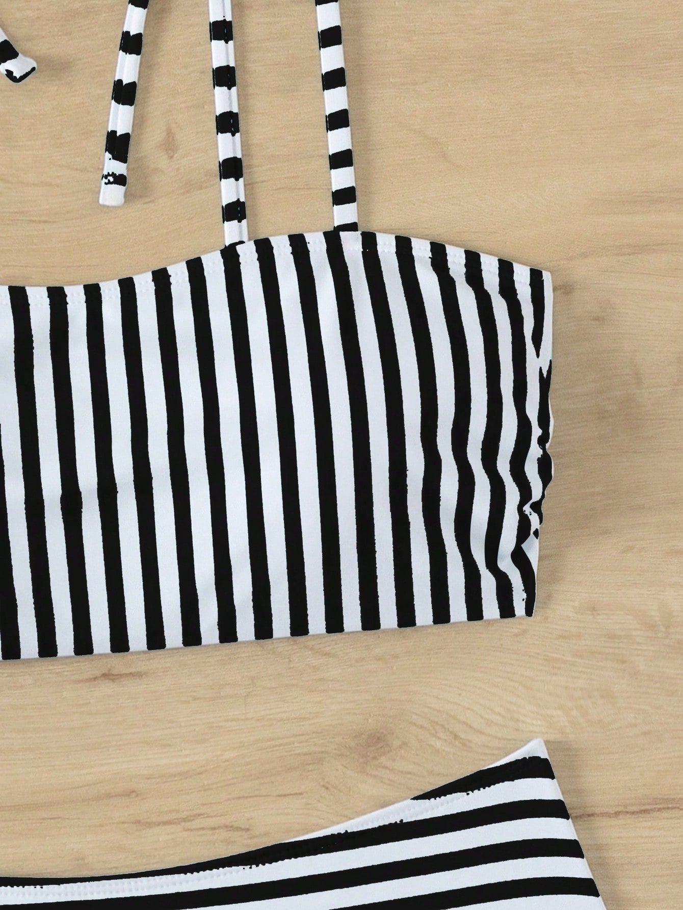 Biquíni Preto E Branco Estilo Verão