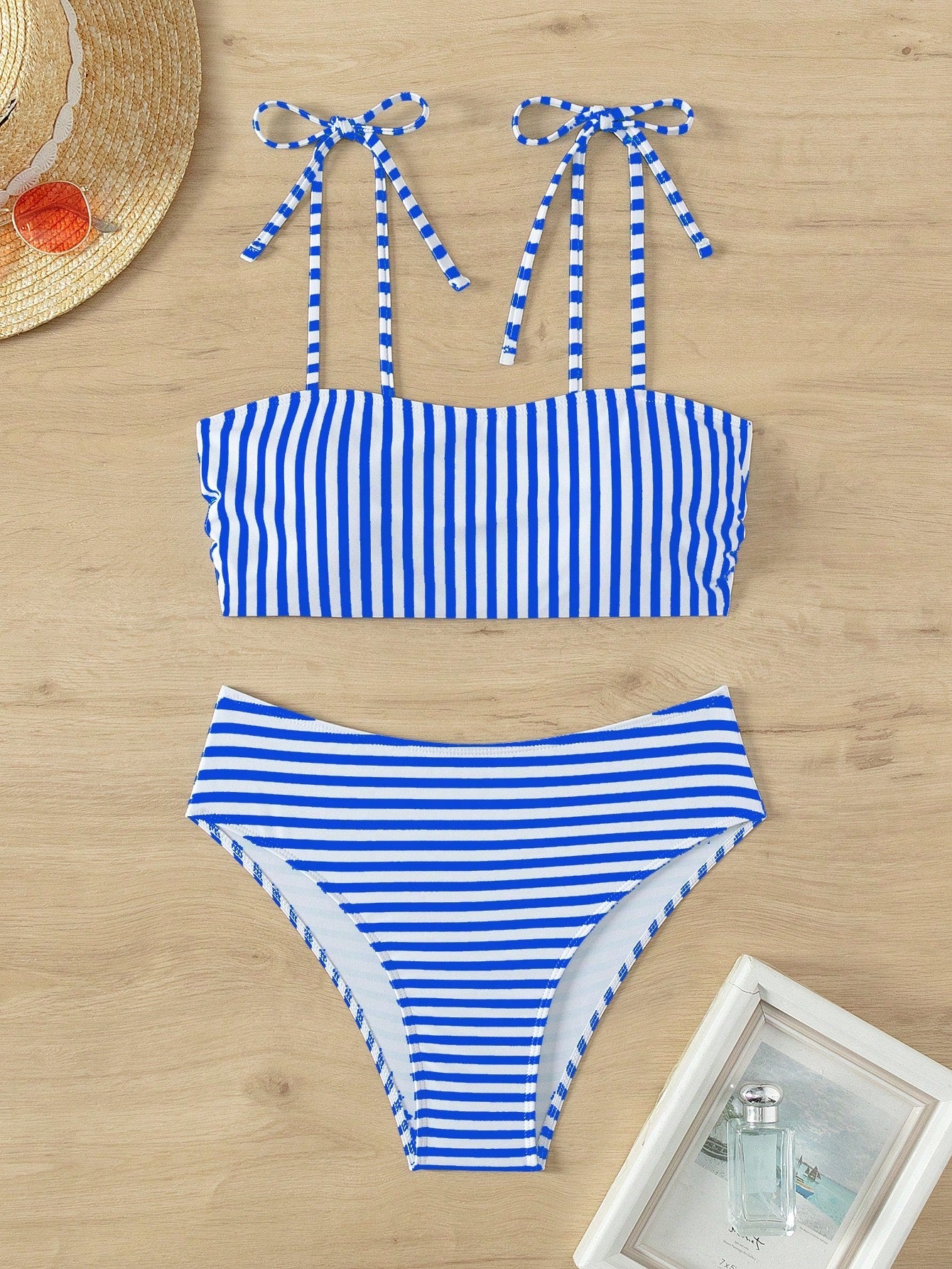 Biquíni Preto E Branco Estilo Verão