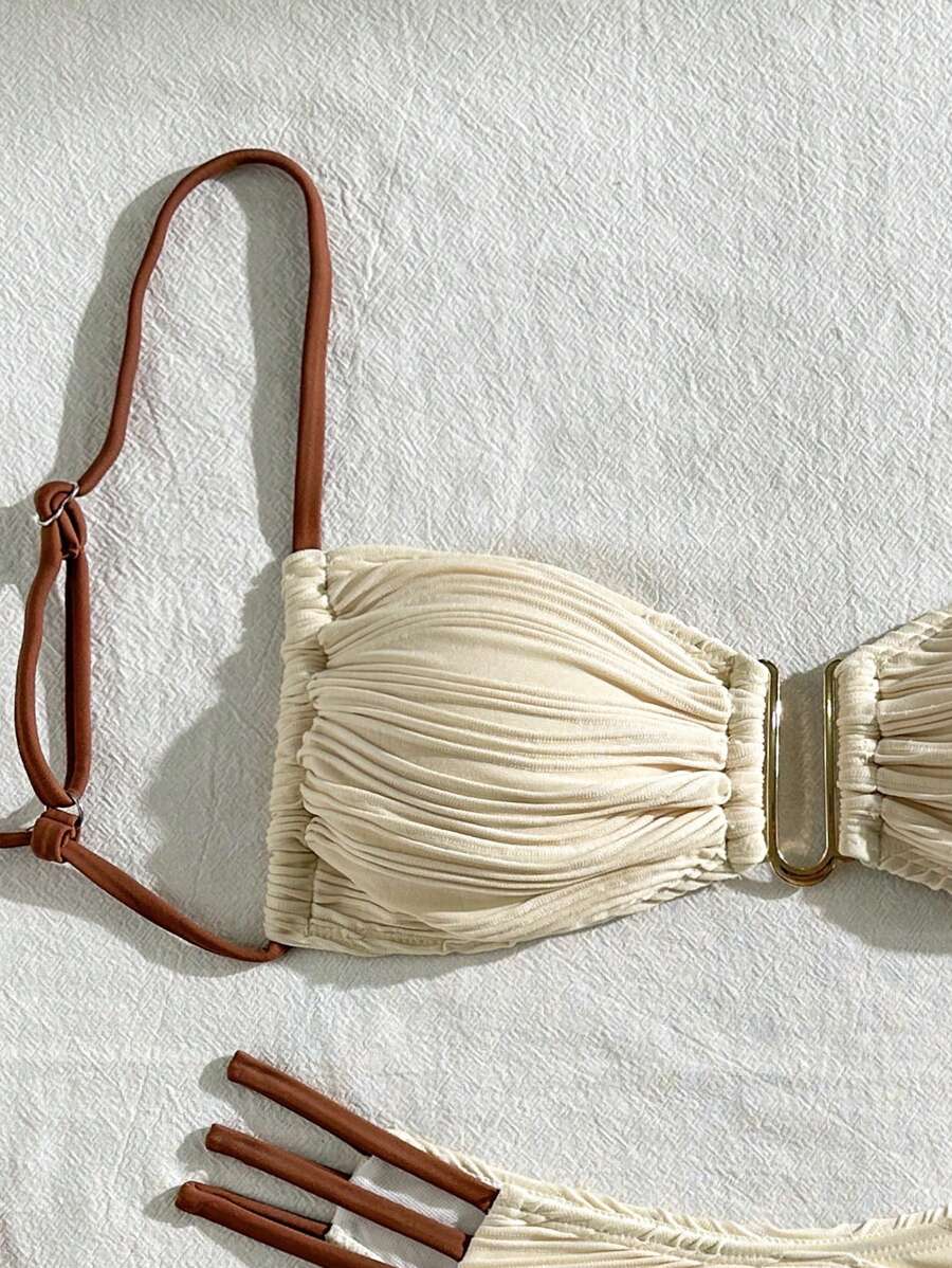 Biquíni Liso Com Babados Delicados