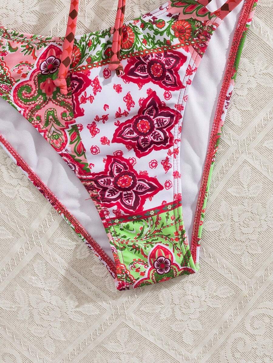 Biquíni Liso Com Babados Delicados