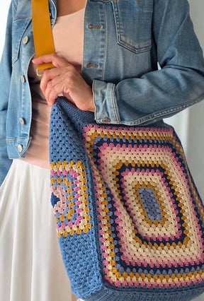 Bolsa Mandala Colorida em Crochê